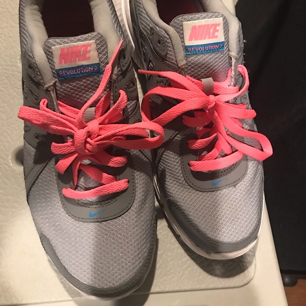 Nike Women's Revolution 2 Gray Pink 554902-006. Running Walking Shoes size 11.